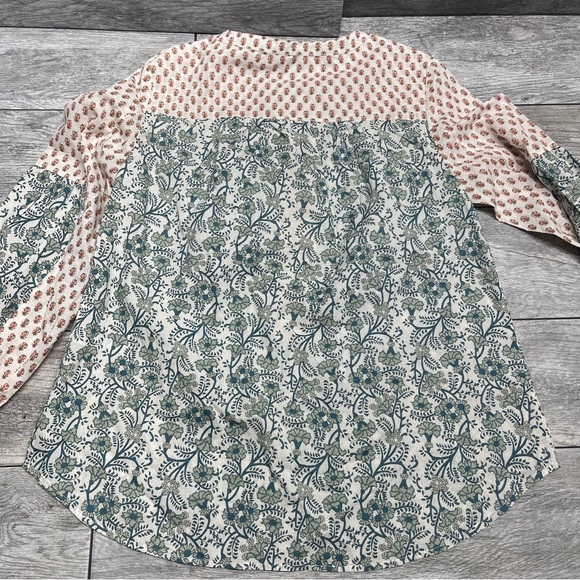 SUNDANCE blouse with button front and ruffle bubble sleeves S - Picture 8 of 10